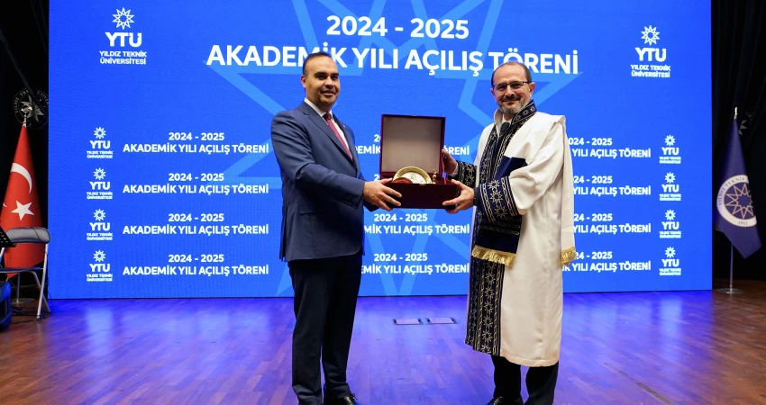 6ytu-acilis-yildiz-personel-hediye-takdimi