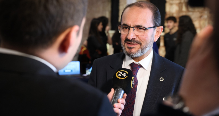 315ba7e9-1d3a-4550-bebc-5d171e65083f