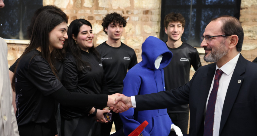 3a87fb98-09f8-4d2c-8149-a3b7ddf478d7